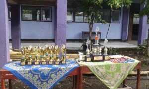 Piala Juara Umum Tsabiwa pada lomba NHSCC 6 se NTB 6-10 Februari 2016