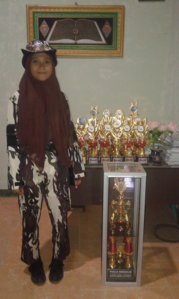 Mengenal Kurnia Oktaviana Peserta Jambore Nasional 2016 asal MTs Birrul Walidain NW Rensing